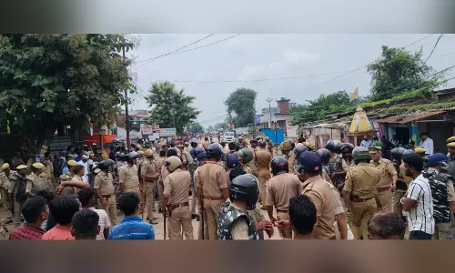 गोरखपुर में NEET अभ्यर्थी की हत्या, हिंसक विरोध प्रदर्शन