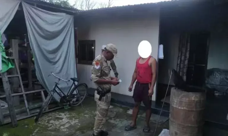 Manipur: इंफाल नदी में लापता युवक का शव मिलने के बाद व्यक्ति गिरफ्तार Manipur: इंफाल नदी में लापता युवक का शव मिलने के बाद व्यक्ति गिरफ्तार