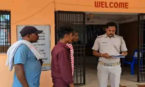 नबरंगपुर में प्रसव के बाद शिशु चोरी, माता-पिता ने दर्ज कराई FIR नबरंगपुर में प्रसव के बाद शिशु चोरी, माता-पिता ने दर्ज कराई FIR