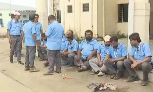 अमा बस कर्मचारियों के आंदोलन से Berhampur में जन परिवहन प्रभावित अमा बस कर्मचारियों के आंदोलन से Berhampur में जन परिवहन प्रभावित