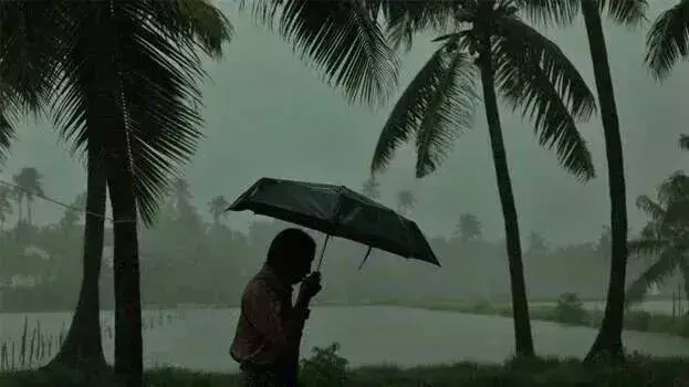 Kerala: राज्य में भारी बारिश की आशंका; पाँच जिलों में अलर्ट जारी Kerala: राज्य में भारी बारिश की आशंका; पाँच जिलों में अलर्ट जारी