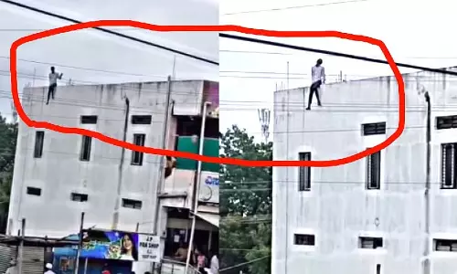 निजी अस्पताल से कूदने का प्रयास: युवक को बचाया गया निजी अस्पताल से कूदने का प्रयास: युवक को बचाया गया
