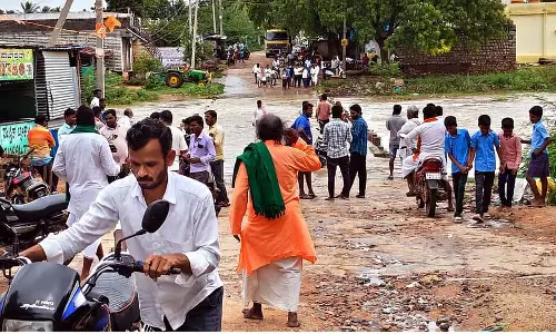 Yadgir : बारिश के कारण 90 से अधिक मुर्गियां मरीं, 23 घर क्षतिग्रस्त