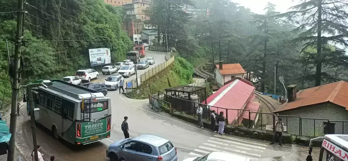 Shimla: शिमला में बाढ़ से जनजीवन प्रभावित