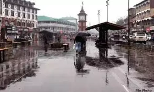 Srinagar: मौसम विभाग ने दी हल्की बारिश की चेतावनी