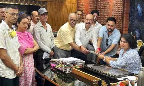 इनर अखाड़ा बाजार के निवासियों ने CM से भूस्खलन के खतरे पर कार्रवाई करने का आग्रह किया