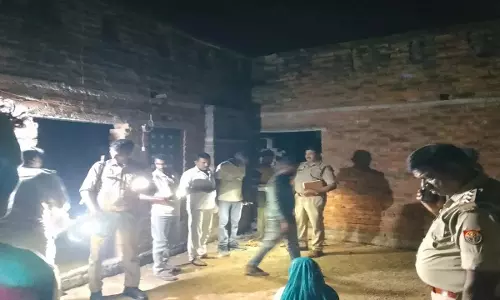 120 रुपये...पोते ने तोड़ी रिश्तों की मर्यादा, देखकर पूरा इलाका रह गया सन्न 120 रुपये...पोते ने तोड़ी रिश्तों की मर्यादा, देखकर पूरा इलाका रह गया सन्न