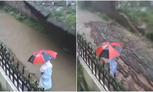 Jharkhand: रांची में दीवार गिरने से महिला बाल-बाल बची Jharkhand: रांची में दीवार गिरने से महिला बाल-बाल बची