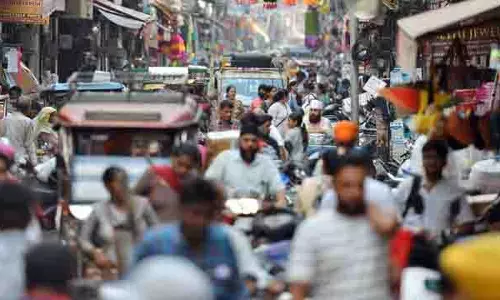 Tehbazari कर्मचारियों को त्योहारों के दौरान सुचारू यातायात सुनिश्चित करने का निर्देश