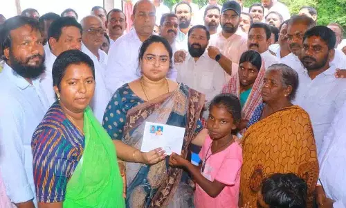 KTR ने मुलुगु सफाई कर्मचारी के परिवार को वित्तीय सहायता दी
