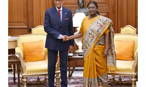 राष्ट्रपति मुर्मू ने मॉरीशस PM से की मुलाकात राष्ट्रपति मुर्मू ने मॉरीशस PM से की मुलाकात