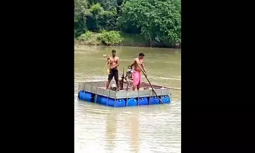Odisha: पानी में चली माफियाओं के खिलाफ मुहिम, 5 वाहन पकड़े गए Odisha: पानी में चली माफियाओं के खिलाफ मुहिम, 5 वाहन पकड़े गए