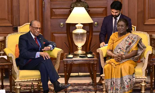 राष्ट्रपति मुर्मू ने Mauritius को पड़ोसी पहले नीति में विशेष बताया राष्ट्रपति मुर्मू ने Mauritius को पड़ोसी पहले नीति में विशेष बताया