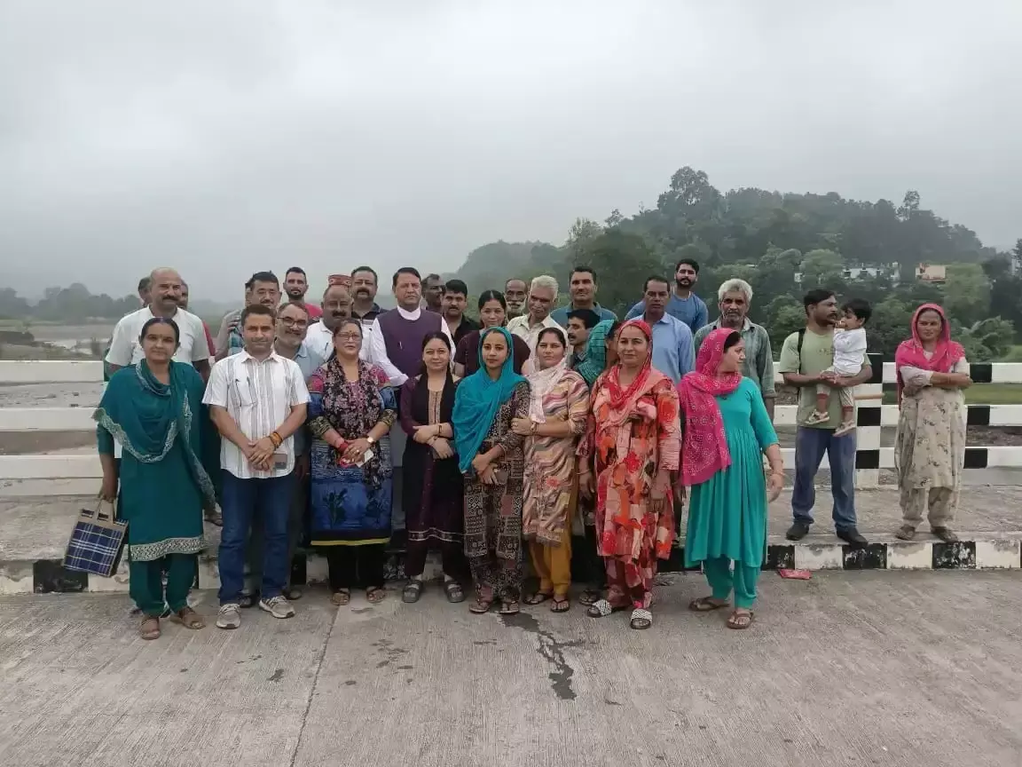 Nahan: आपदा पीड़ितों से मिले भाजपा प्रदेश अध्यक्ष Nahan: आपदा पीड़ितों से मिले भाजपा प्रदेश अध्यक्ष