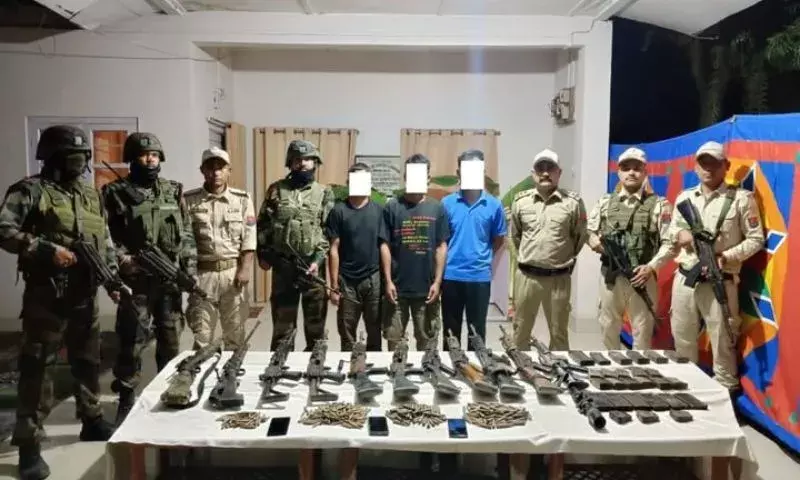 Manipur: चार उग्रवादी समूहों के 11 उग्रवादी गिरफ्तार Manipur: चार उग्रवादी समूहों के 11 उग्रवादी गिरफ्तार