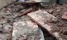 Himachal: रिश्तेदार के घर शोक मनाने आईं महिलाओं पर गिरा मलबा, 5 घायल Himachal: रिश्तेदार के घर शोक मनाने आईं महिलाओं पर गिरा मलबा, 5 घायल