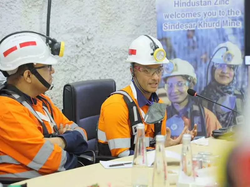 ICMM CEO रोहितेश धवन ने हिंदुस्तान जिंक के नवाचार और ESG नेतृत्व की सराहना की ICMM CEO रोहितेश धवन ने हिंदुस्तान जिंक के नवाचार और ESG नेतृत्व की सराहना की