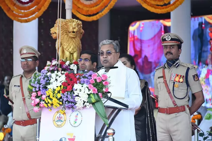 5267 शिक्षक पदों को भरने के लिए कार्रवाई की जाएगी: CM Siddaramaiah 5267 शिक्षक पदों को भरने के लिए कार्रवाई की जाएगी: CM Siddaramaiah