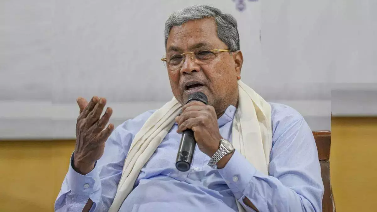 Karnataka: कर्नाटक में ईडी कार्रवाई, सीएम पर बढ़ा दबाव Karnataka: कर्नाटक में ईडी कार्रवाई, सीएम पर बढ़ा दबाव