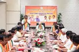 चुनावों से पहले, तमिलनाडु भाजपा ने पांच समितियां बनाईं चुनावों से पहले, तमिलनाडु भाजपा ने पांच समितियां बनाईं