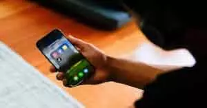 सोशल मीडिया पर सख्ती: ऑस्ट्रेलिया ने उम्र जांच को लेकर tech कंपनियों को दी चेतावनी सोशल मीडिया पर सख्ती: ऑस्ट्रेलिया ने उम्र जांच को लेकर tech कंपनियों को दी चेतावनी