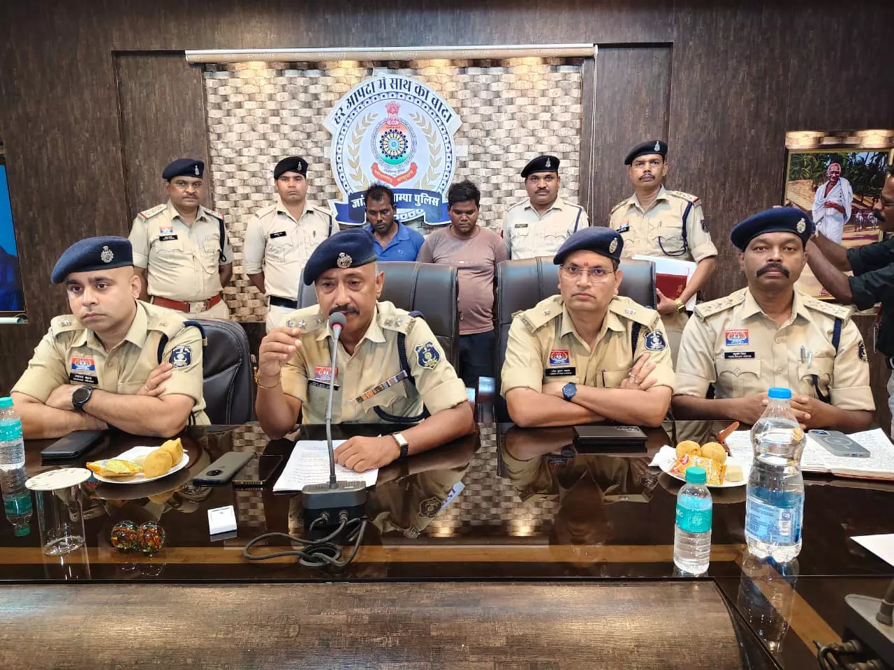 शराब कोचिया ने किया डबल मर्डर, 2 युवकों की मौत की गुत्थी सुलझी शराब कोचिया ने किया डबल मर्डर, 2 युवकों की मौत की गुत्थी सुलझी
