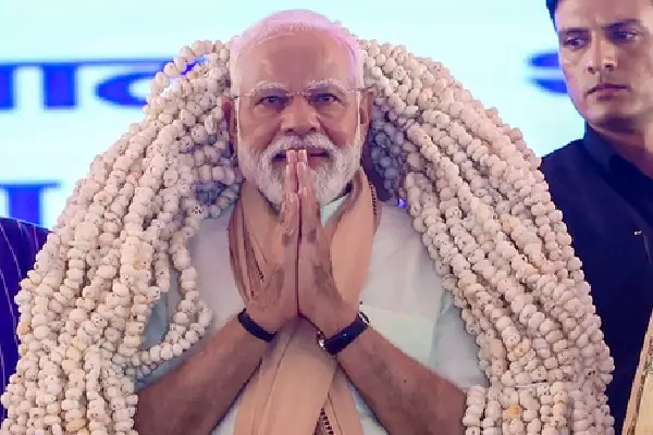 गुजरात से विश्व मंच तक: पीएम मोदी के 75 वर्ष और भारत की प्रगति गुजरात से विश्व मंच तक: पीएम मोदी के 75 वर्ष और भारत की प्रगति