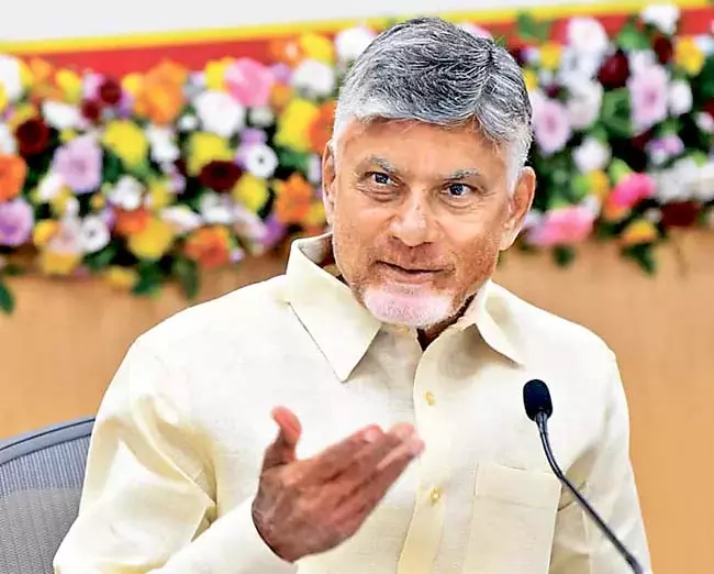 CM Chandrababu : 1 जनवरी से सड़कों पर कचरा मिला तो होगी कार्रवाई CM Chandrababu : 1 जनवरी से सड़कों पर कचरा मिला तो होगी कार्रवाई