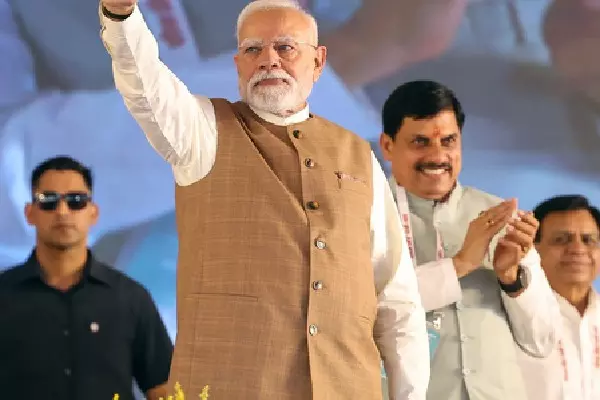ब्रांड मोदी के विकास को समझना ब्रांड मोदी के विकास को समझना