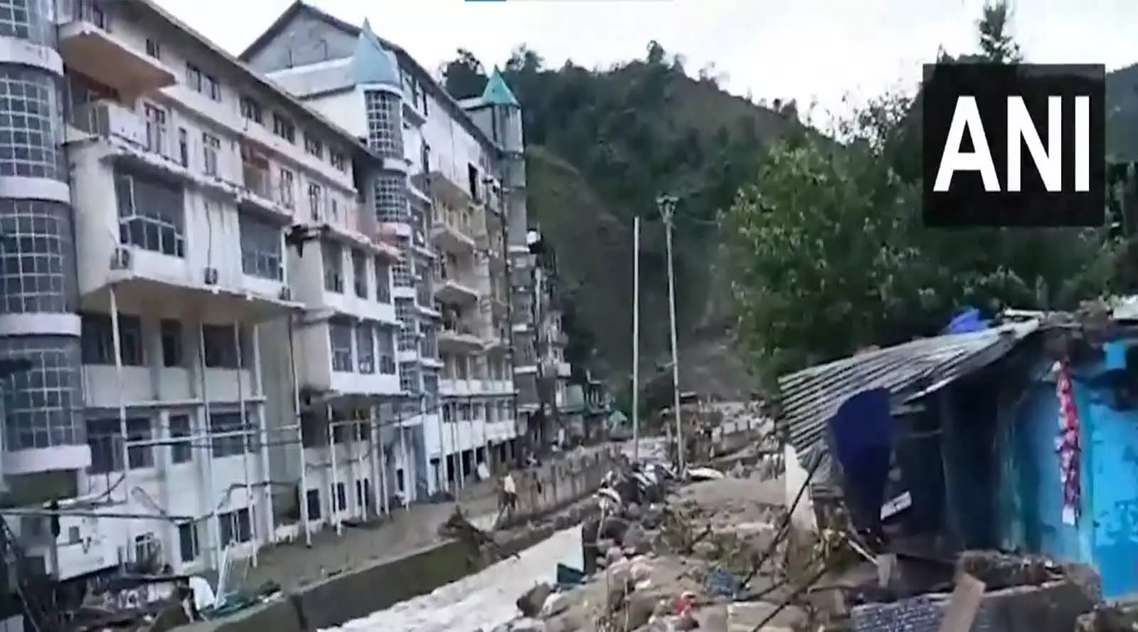 Himachal Pradesh में मानसून: मृतकों की संख्या 417 पहुंची, सड़कें, बुनियादी ढांचा और जलापूर्ति बाधित Himachal Pradesh में मानसून: मृतकों की संख्या 417 पहुंची, सड़कें, बुनियादी ढांचा और जलापूर्ति बाधित
