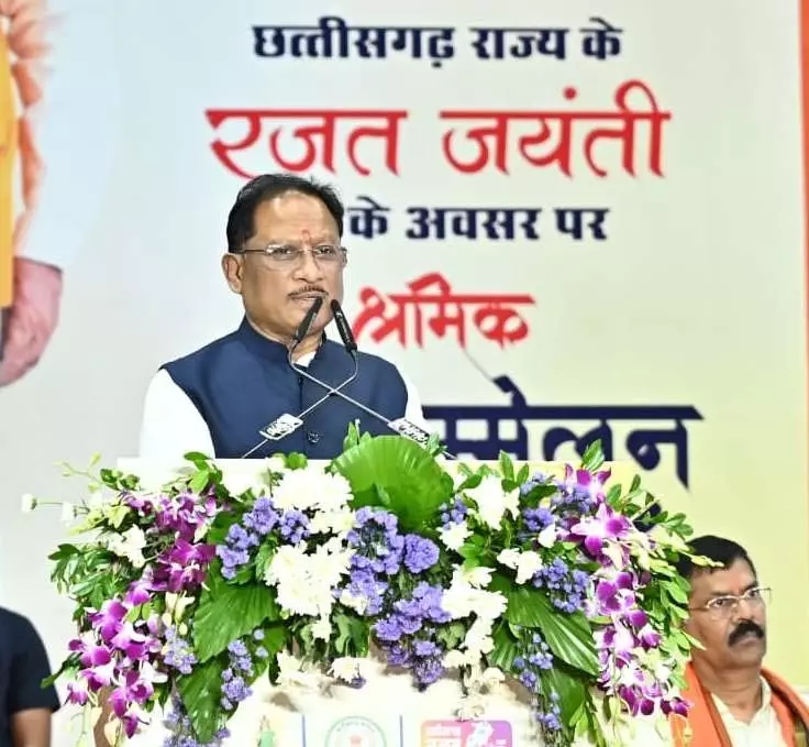 मुख्यमंत्री ने विश्वकर्मा जयंती पर श्रमवीरों को दी बड़ी सौगात मुख्यमंत्री ने विश्वकर्मा जयंती पर श्रमवीरों को दी बड़ी सौगात