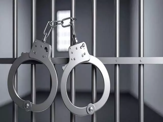 मुंबई क्राइम ब्रांच ने राजेंद्र लोढ़ा को धोखाधड़ी के मामले में किया गिरफ्तार मुंबई क्राइम ब्रांच ने राजेंद्र लोढ़ा को धोखाधड़ी के मामले में किया गिरफ्तार