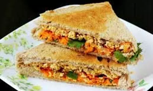 Paneer Sandwich: कम समय में तैयार करें पनीर सैंडविच Paneer Sandwich: कम समय में तैयार करें पनीर सैंडविच