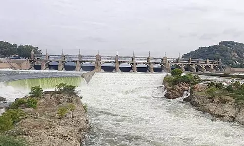 Tamil Nadu : मेट्टूर बांध में पानी का प्रवाह कम हो गया है Tamil Nadu : मेट्टूर बांध में पानी का प्रवाह कम हो गया है