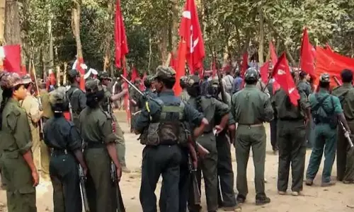 बेटी पुलिस में, नक्सलियों ने की पिता की हत्या बेटी पुलिस में, नक्सलियों ने की पिता की हत्या