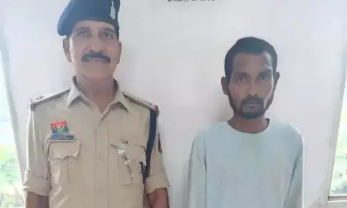 बाजार चौक में जमे थे सट्टेबाज, पुलिस की पड़ी रेड बाजार चौक में जमे थे सट्टेबाज, पुलिस की पड़ी रेड