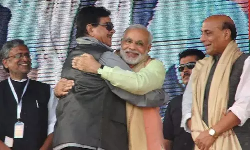 BIG BREAKING: प्रधानमंत्री नरेंद्र मोदी का 75वां जन्मदिन, ऐसे शत्रुघ्न सिन्हा चर्चा में आ गए BIG BREAKING: प्रधानमंत्री नरेंद्र मोदी का 75वां जन्मदिन, ऐसे शत्रुघ्न सिन्हा चर्चा में आ गए