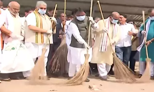 सीएम माझी, राज्यपाल पीएम के जन्मदिन पर स्वच्छता ही सेवा अभियान में शामिल हुए