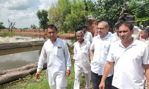Hisar के गांवों ने पानी निकासी के लिए घटिया पाइपों की शिकायत की Hisar के गांवों ने पानी निकासी के लिए घटिया पाइपों की शिकायत की