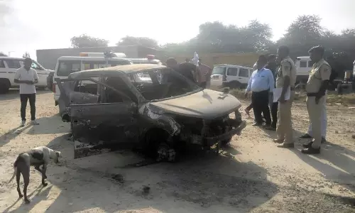 Haryana :  टैंकर पलटने से कार में आग लगने से दो व्यापारी जिंदा जल गए