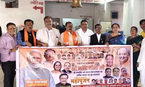 बीजेपी नेताओं ने पीएम मोदी की लंबी उम्र के लिए कालीमाता मंदिर में पूजा अर्चना की