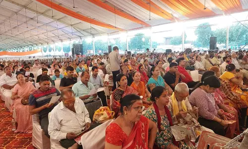 Meerut: रामभद्राचार्य कथा में धन हड़पने का मामला