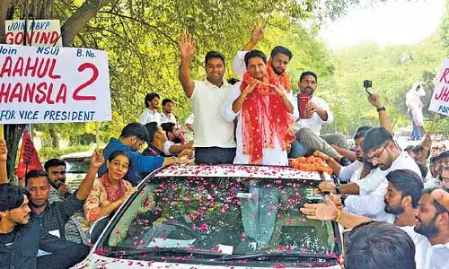 Delhi डूसू चुनाव: प्रचार अभियान अंतिम चरण की ओर Delhi डूसू चुनाव: प्रचार अभियान अंतिम चरण की ओर
