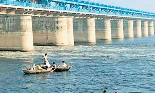 दिल्ली सरकार ने यूपी से गंगाजल मांगा, बदले में उपचारित जल देने की पेशकश