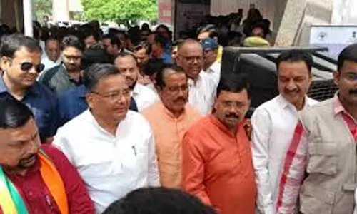 Fatehgarh: जन्मोत्सव कार्यक्रम में प्रभारी मंत्री ने बढ़ाया हौसला Fatehgarh: जन्मोत्सव कार्यक्रम में प्रभारी मंत्री ने बढ़ाया हौसला