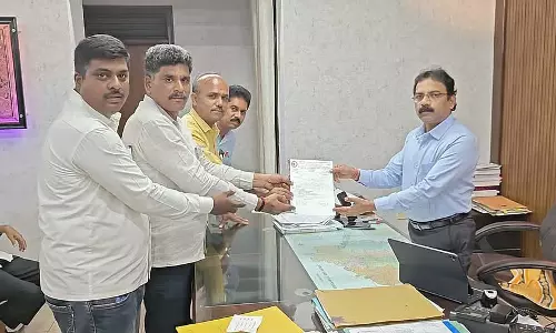 Karnataka : गर्भवती और बीमार शिक्षकों को छूट देने के लिए जिला कलेक्टर से अनुरोध Karnataka : गर्भवती और बीमार शिक्षकों को छूट देने के लिए जिला कलेक्टर से अनुरोध