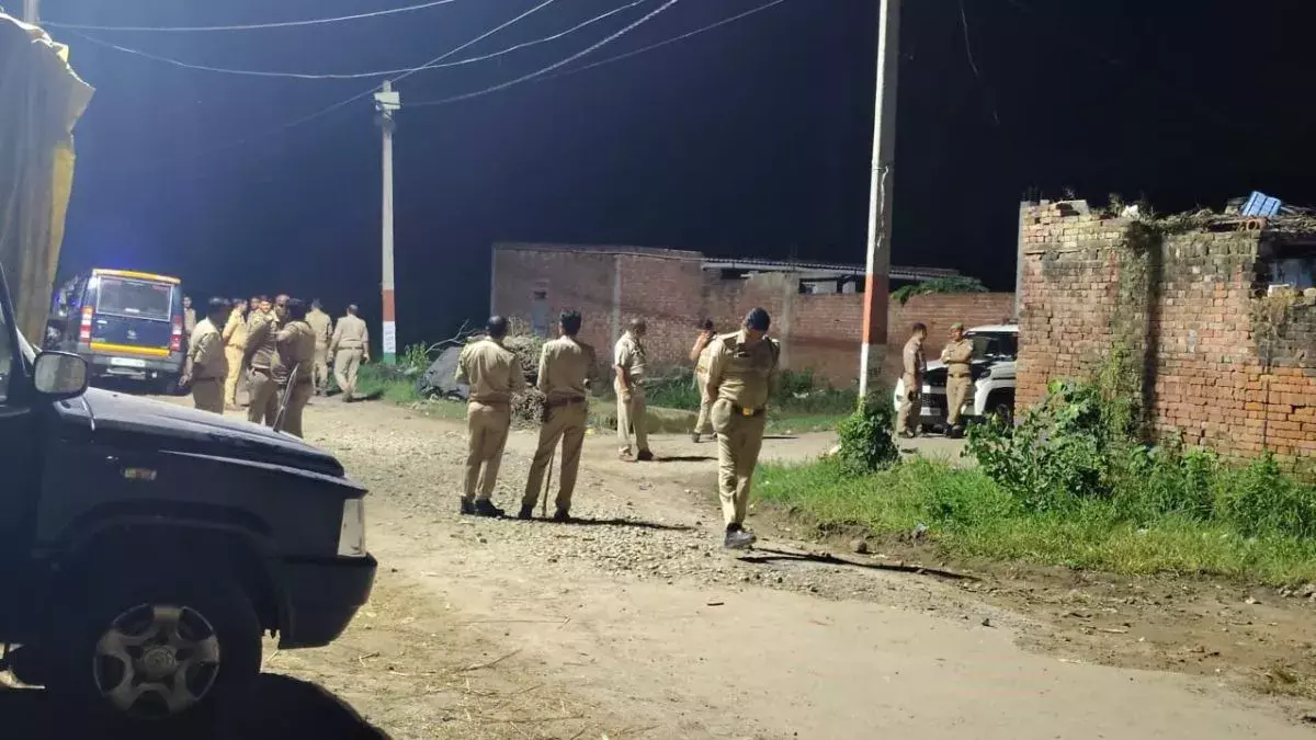 Meerut: मछली पकड़ने को लेकर सरधना में हड़कंप Meerut: मछली पकड़ने को लेकर सरधना में हड़कंप