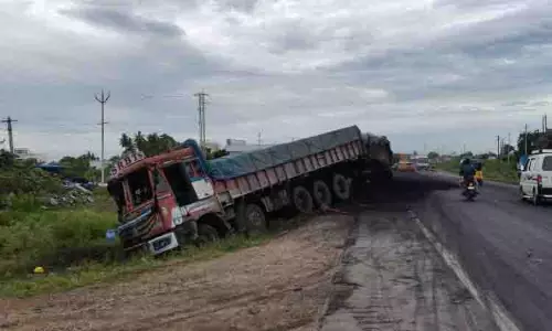 Chennai-Tirupati राजमार्ग पर ट्रकों की टक्कर, चालक गंभीर रूप से घायल