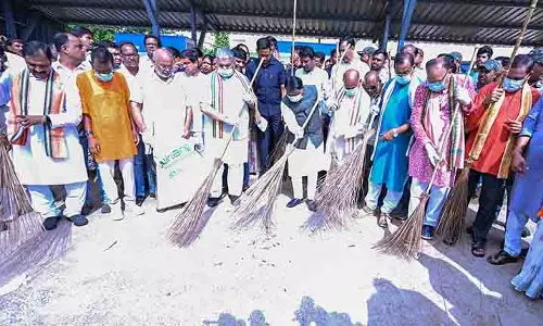 CM Majhi, राज्यपाल पीएम के जन्मदिन पर स्वच्छता ही सेवा अभियान में शामिल हुए