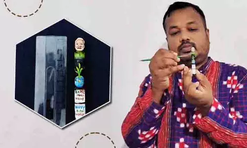 Bhadrak के कलाकार ने प्रधानमंत्री मोदी के 75वें जन्मदिन पर उनकी 5 सेमी चाक प्रतिमा बनाई
